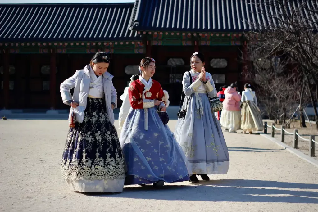 Wear Korean Hanbok Outfit 